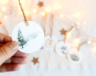 Round gift tags set of 8 with winter motifs, Christmas tree, snow landscapes, etc. for Christmas gifts from family, friends or customers