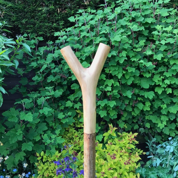 Traditional Handmade Wooden Walking Stick, Hiking Staff, trekking pole, Rustic Pole, Outdoor Adventure, nature lover gift.