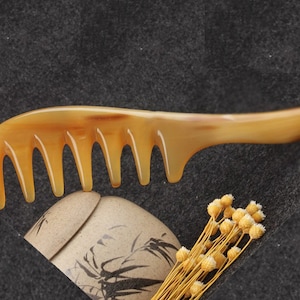 Handmade Buffalo Horn Comb: Detangling Hair, Head Massage (20cm)