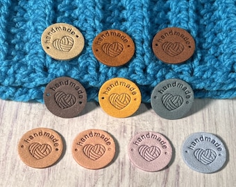 Etiquetas hechas a mano de imitación de gamuza: Corazón de hilo, ganchillo, tejido y costura - Círculo de 2,5 cm