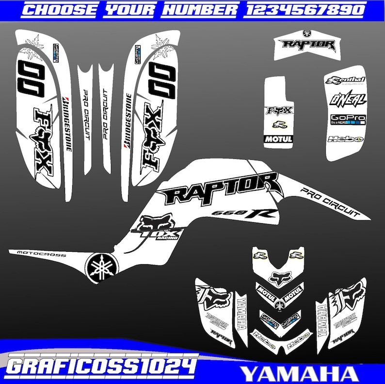 Może przedstawiać: Biały zestaw grafik do ATV Yamaha Raptor 660R z czarno-białymi logo Fox Racing, Bridgestone, GoPro, Motul i Dineal. Zestaw zawiera tablicę rejestracyjną z numerem 00, grafikę na przedni błotnik i grafikę na tylny błotnik.