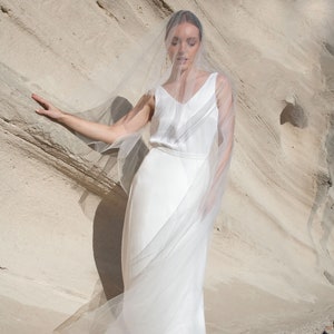 Hochzeitsschleier aus feinem Tüll, Langer, schlichter Brautschleider erhältlich in unterschiedlichen Längen Vina Schleier Bild 1