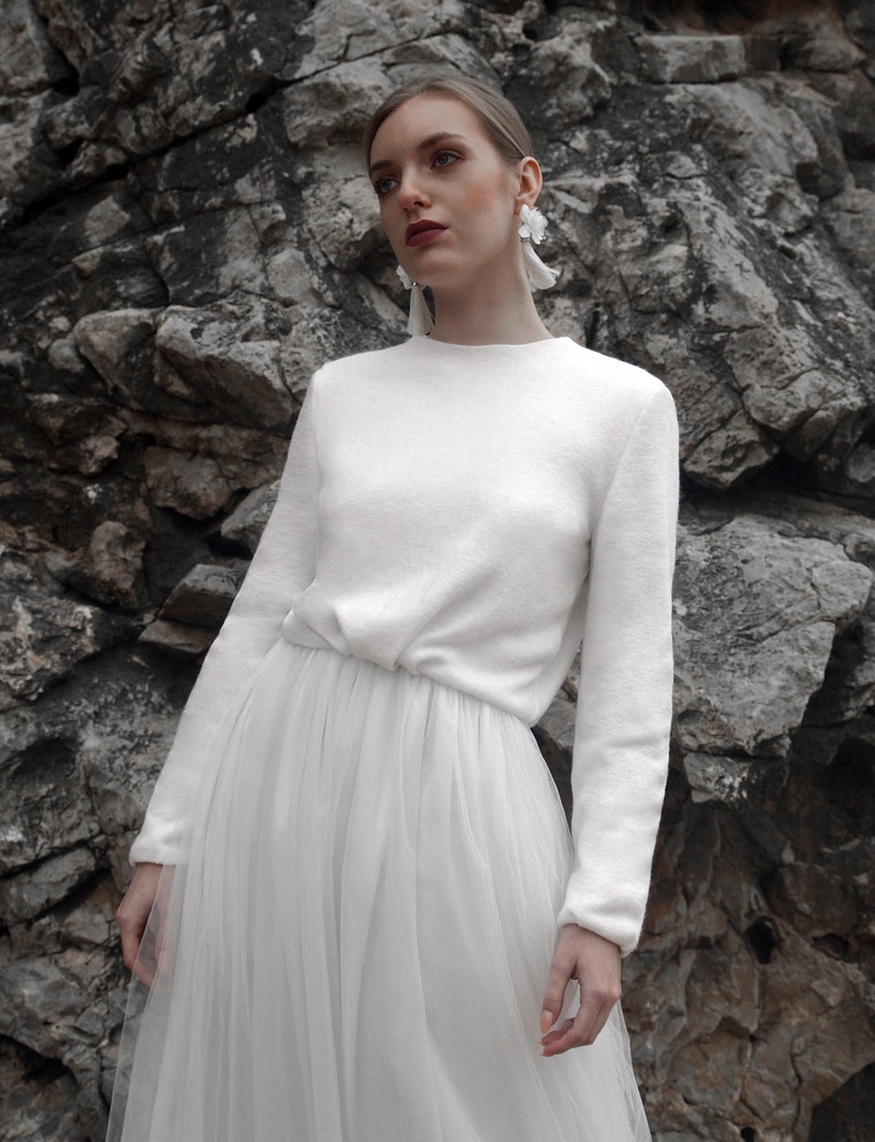 Hochzeit Pullover aus Wolle, Braut Oberteil aus Strick für Winterhochzeiten, Schlichtes Brautkleid zweiteilig mit langen Ärmeln Poppy Top Bild 2