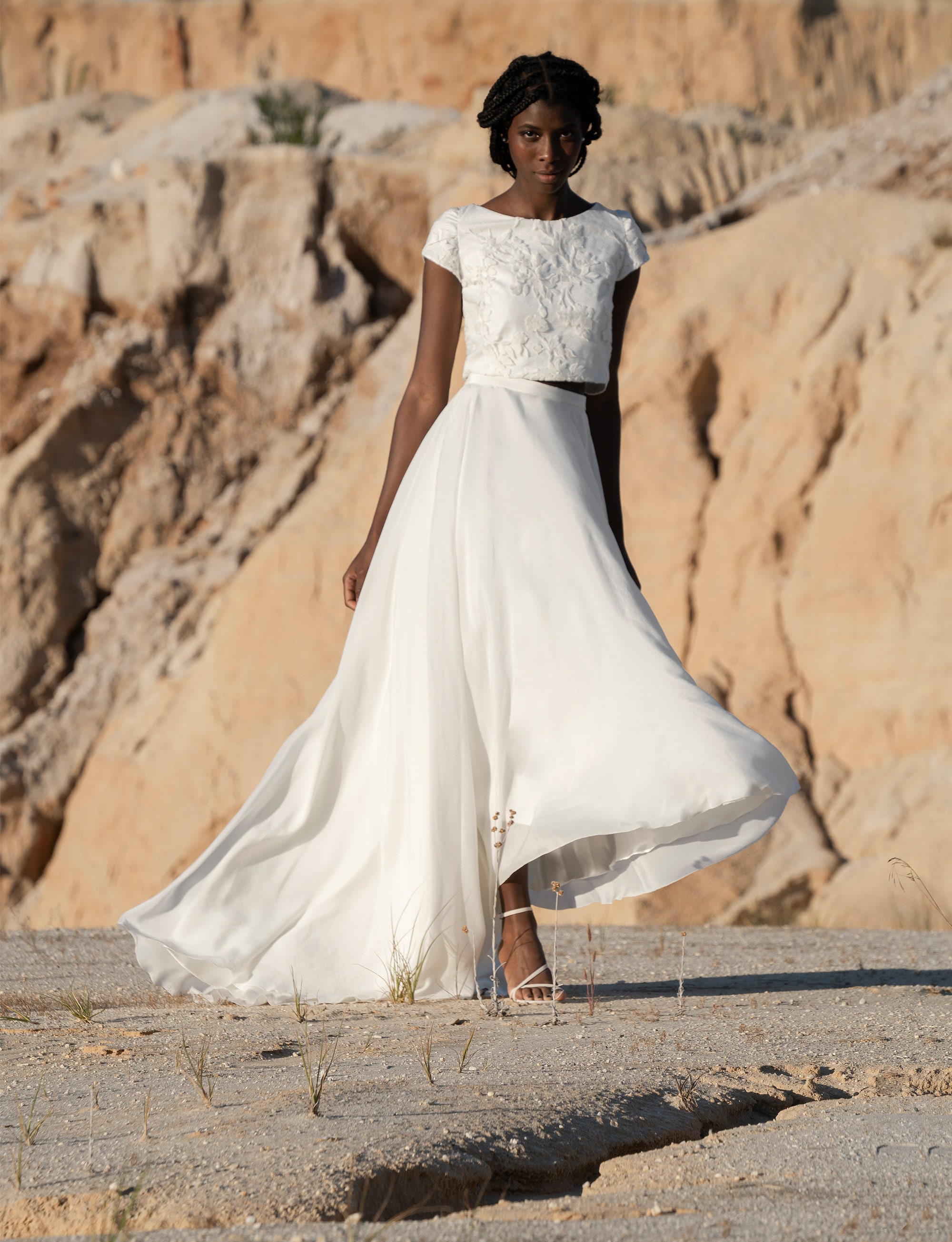 chinese dress ladies A-Line Lace Top Short Sleeves Champagne Wedding Dress Bridal Gown QW2152 US8 / As Picture main image 0