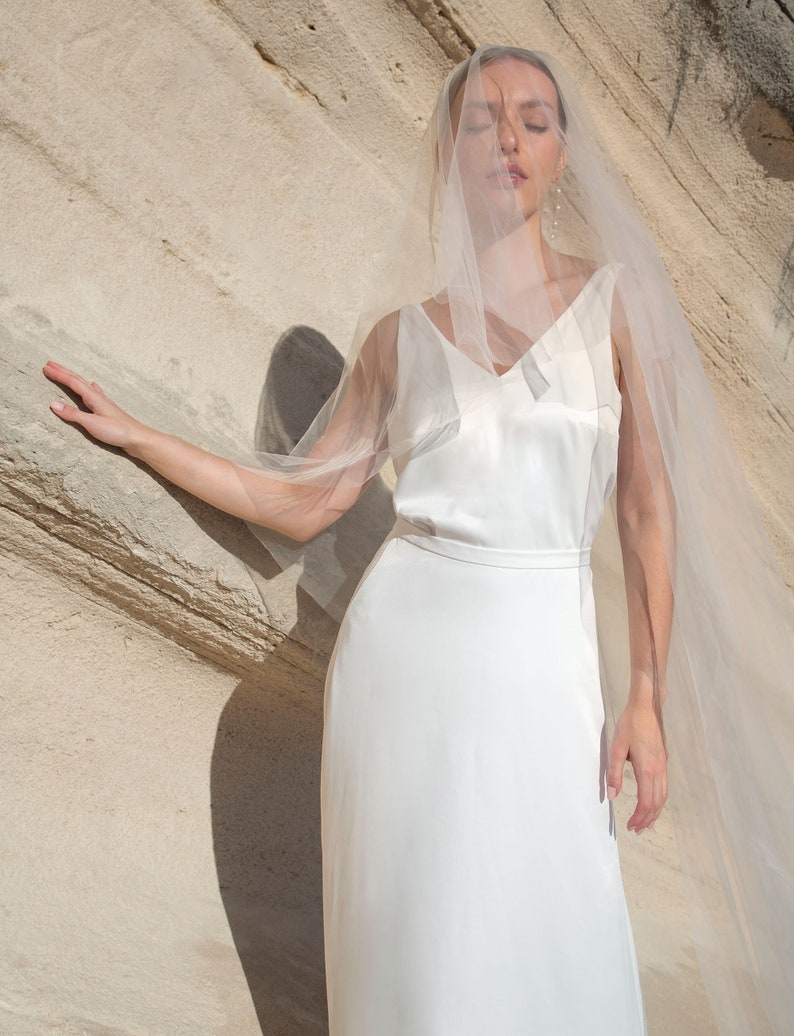 Hochzeitsschleier aus feinem Tüll, Langer, schlichter Brautschleider erhältlich in unterschiedlichen Längen Vina Schleier Bild 2
