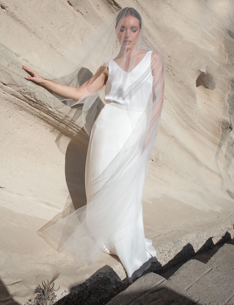 Hochzeitsschleier aus feinem Tüll, Langer, schlichter Brautschleider erhältlich in unterschiedlichen Längen Vina Schleier Bild 1
