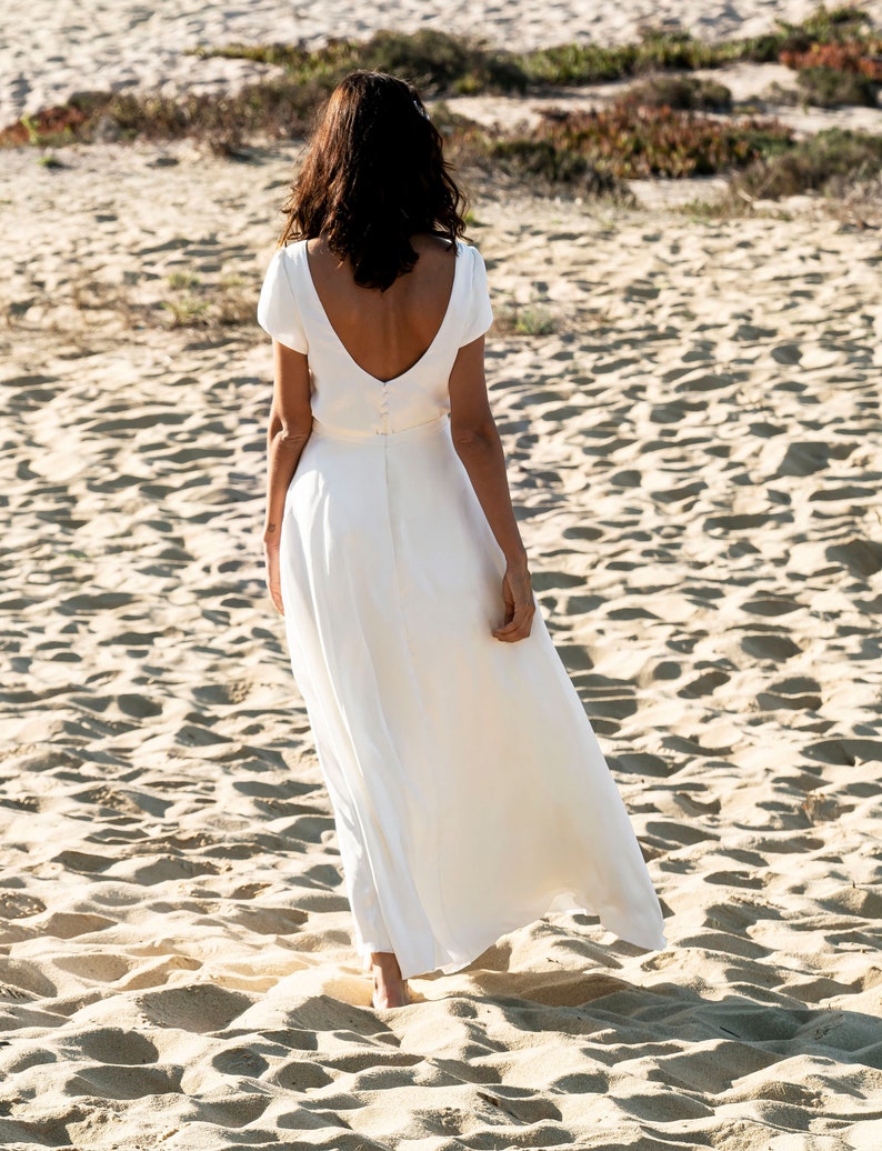 Haut de mariage en satin avec manches, haut de mariée simple avec bas du dos, robe de mariée romantique en deux pièces haut calla image 4