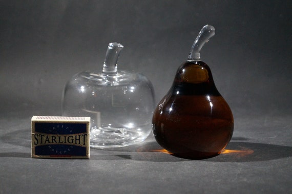 Glass artwork apple and pear