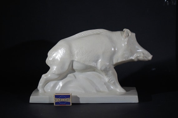 Boar. White crackle ceramic. Art Deco.