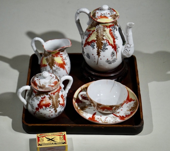 Japanese porcelain with tray. Hand painted Japanese porcelain
