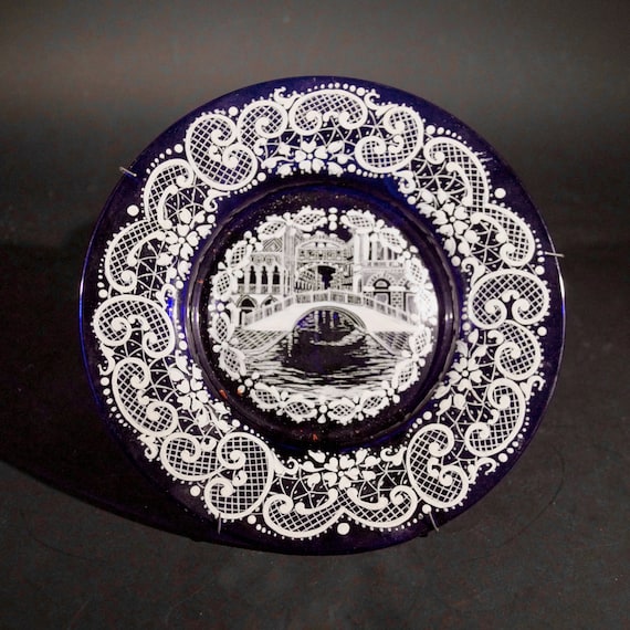 Blue glass Murano plate.