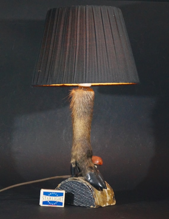 Voet van wild zwijn als schemerlamp