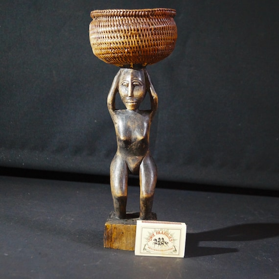 Luba female figure wood and rotan Congo Zaíre