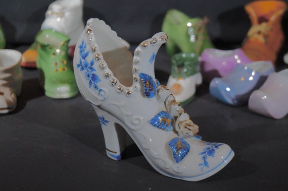 25 porcelain shoes -  Collection of statuettes Germany Austria Antique Vintage