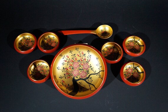 Khokhloma set of saucers in a giftbox
