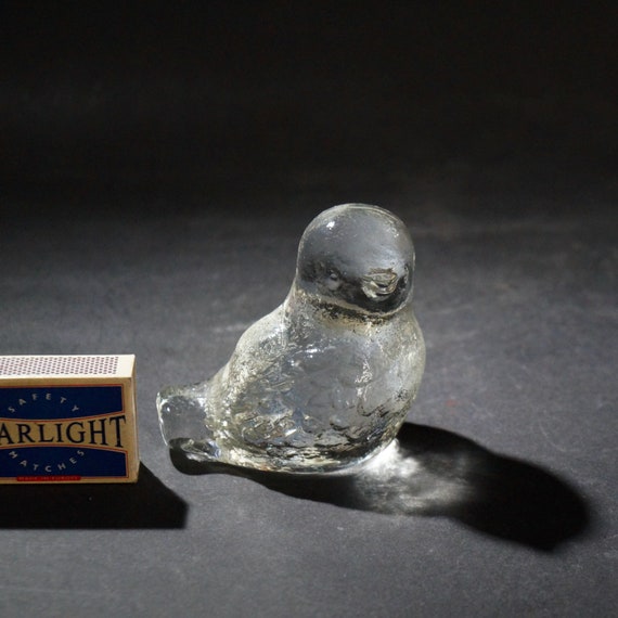 Glass artwork small bird