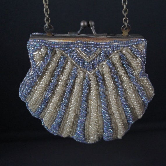 A small ladies shell shaped handbag Lisbeth Dahl