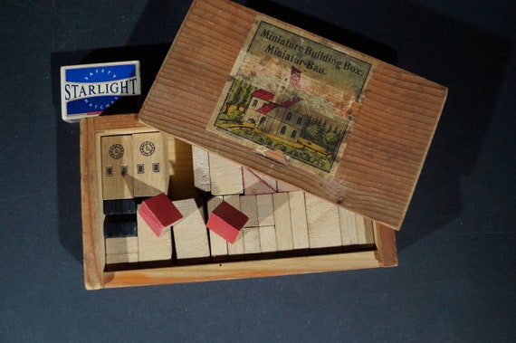 Old Block Box Building a house for kids 1930's