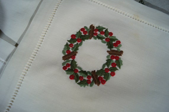 6 Hand embroidered napkins with Christmas decoration