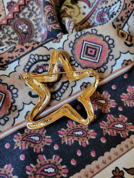 Vtg GoldTone Metal Star Brooch - image 2