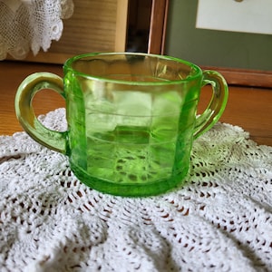 Vtg Fostoria Glass Depression Sugar Bowl Uranium Green