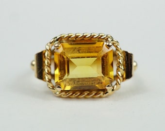 18 carat gold citrine ring, 1960s signet ring, vintage citrine ring