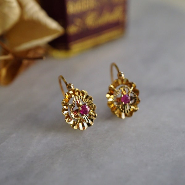 Dormeuses anciennes rubis or 18 K, boucles oreilles or rubis,bijou ancien