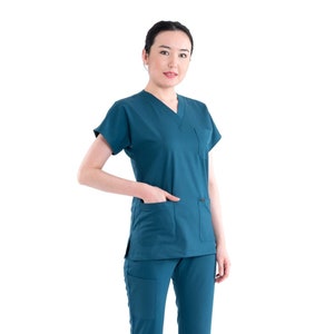 Soft Petrolium Green Nurse Scrub Set, Nurse Uniform, Custom Scrub, Nurse Uniform Dress, Medical Scrub For Woman, Light Scrub Set, BT1021LV