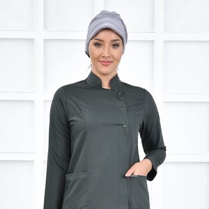 Haut à récurer uniquement, Uniforme d&#39;hygiéniste dentaire kaki foncé, Robe de récurage, Uniforme d&#39;infirmière thérapeute, Uniforme d&#39;hôpital pour femmes, KKRVZ1009-TOP