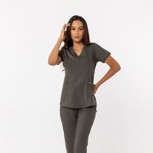 Ensemble de gommage confortable kaki foncé, uniforme d&#39;infirmière, ensemble de gommage élastique pour médecin-dentiste RN MSN DPT, uniforme médical mince Arnp Np, B10216VC