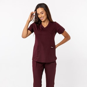 Comfortable Dark Burgundy Scrub Set, Nurse Uniform, Elasticated Doctor Dentist RN MSN DPT Scrub Set, Arnp Np Slim Medical Uniform, B10205VC