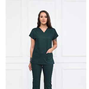 Embroidered Women&#39;s Emerald Green Medical Scrub Set with Personalization, Elastic Waist Bottom Set, Nurse Dress, GRY1037