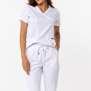 Comfortable White Scrub Set, Nurse Uniform, Elasticated Doctor Dentist ...