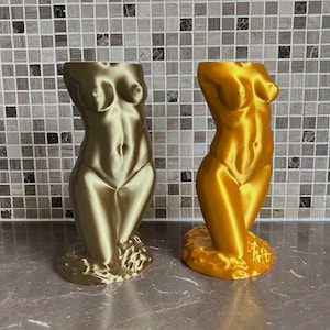 Fleabag Inspired Statue Bust Golden Women&#39;s Body Figure