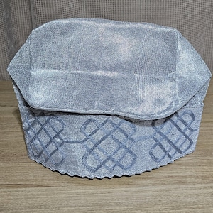 New Nigeria Men&#39;s Silver Shiny Aso Oke with Grey embroidery Fila/Cap