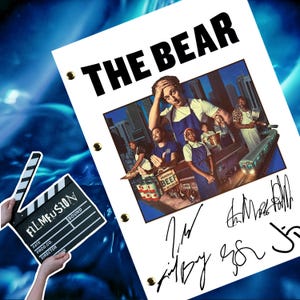 Björnen / Pilotavsnittstranskription / Manus / Filmmanus / Signerad nytryckning