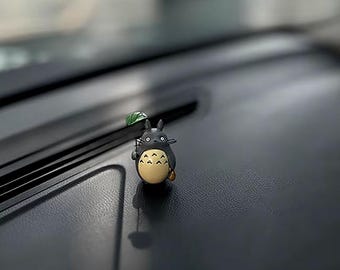 Figurine Totor avec Parapluie feuille - Miniature Décorative