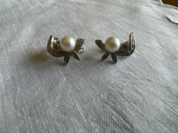 Gorgeous Marvella Clip-on Costume Pearl Earrings - image 1