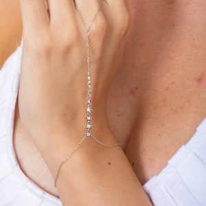 Diamond Bezel Star Hand Chain Bracelet For Women, Star Dainty Gold Finger Chain, Minimalist Slave Bracelet,Delicate Bracelet