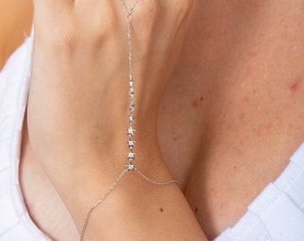 Diamond Bezel Star Hand Chain Bracelet For Women, Star Dainty Gold Finger Chain, Minimalist Slave Bracelet,Delicate Bracelet