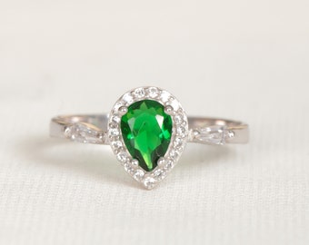 Emerald Ring Engagement Dainty Green Emerald Ring May Birthstone For Women Emerald Ring Gift For Anniversary Promise Ring