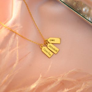 Collar con placa de identificación personalizada, collar delicado con inicial y nombre, collar grabado, collar con placa de identificación, collar con monograma, regalo para ella