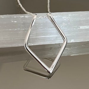 Collar de soporte de anillo geométrico Opciones de cadena gruesa Tamaño del anillo para 3-11 Regalo de cirujano Regalo de Navidad Anillo de compromiso Guardián del anillo de bodas Titular del anillo de boda STERLING SILVER