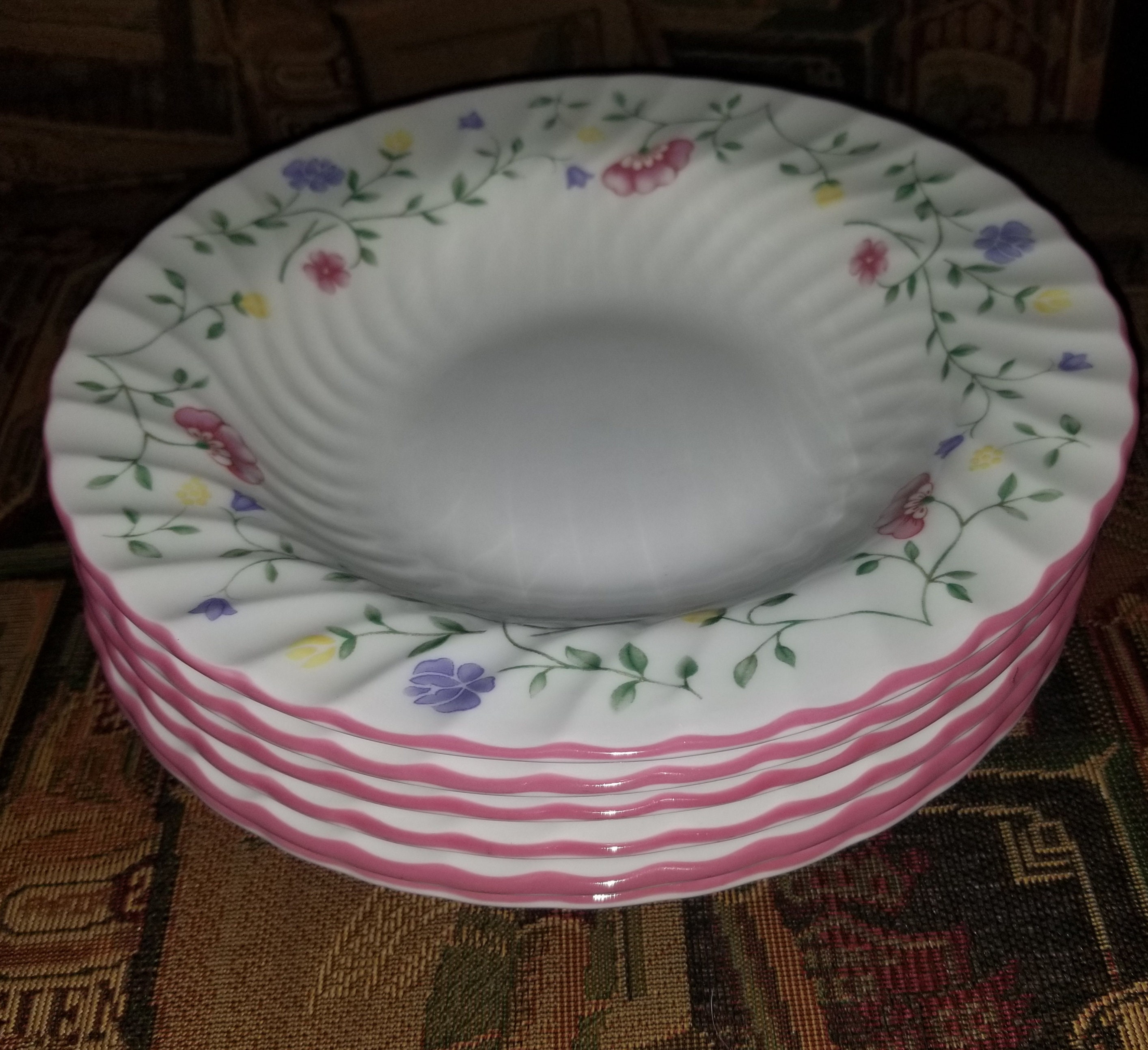 Set of Johnson Brothers SUMMER CHINTZ Rimmed Soup Pasta Bowls