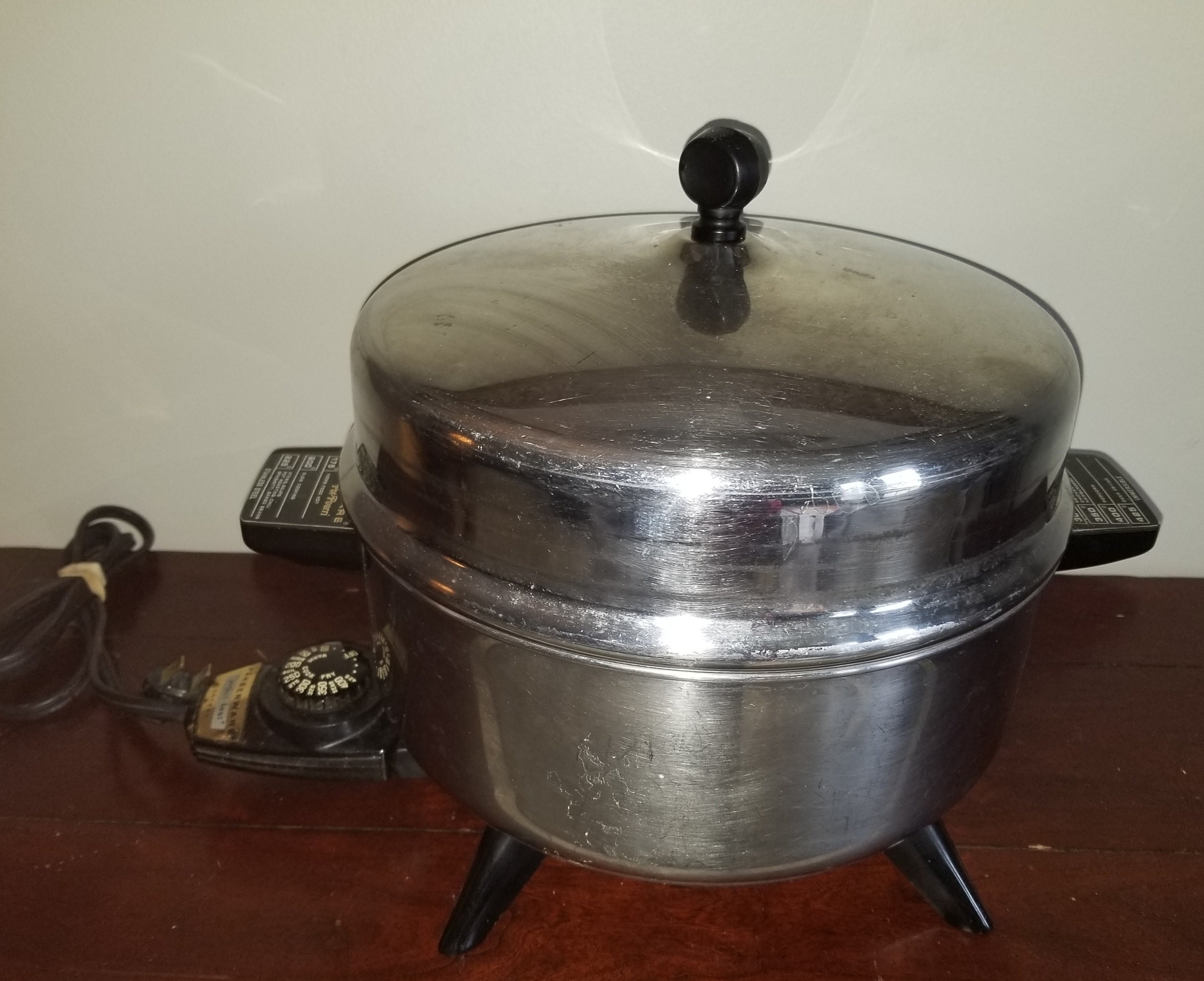 VINTAGE FARBERWARE 12” STAINLESS STEEL ELECTRIC FRY-PAN “PERFECT HEAT”  MODEL 312B