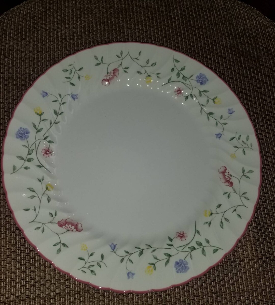 Vintage Johnson Brothers Summer Chintz Ironstone Dinner Plates Set Of