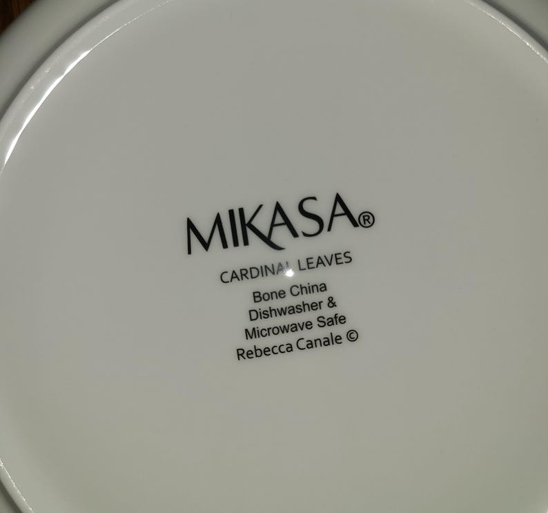 Mikasa Cardinal Leaves Dinner Plate