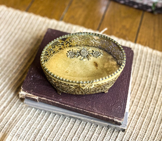 Beautiful Vintage Ormolu Footed Filigree Jewelry … - image 2
