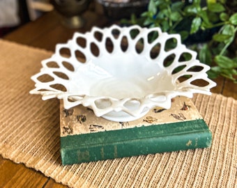Vintage Westmoreland Doric Lace Console Bowl