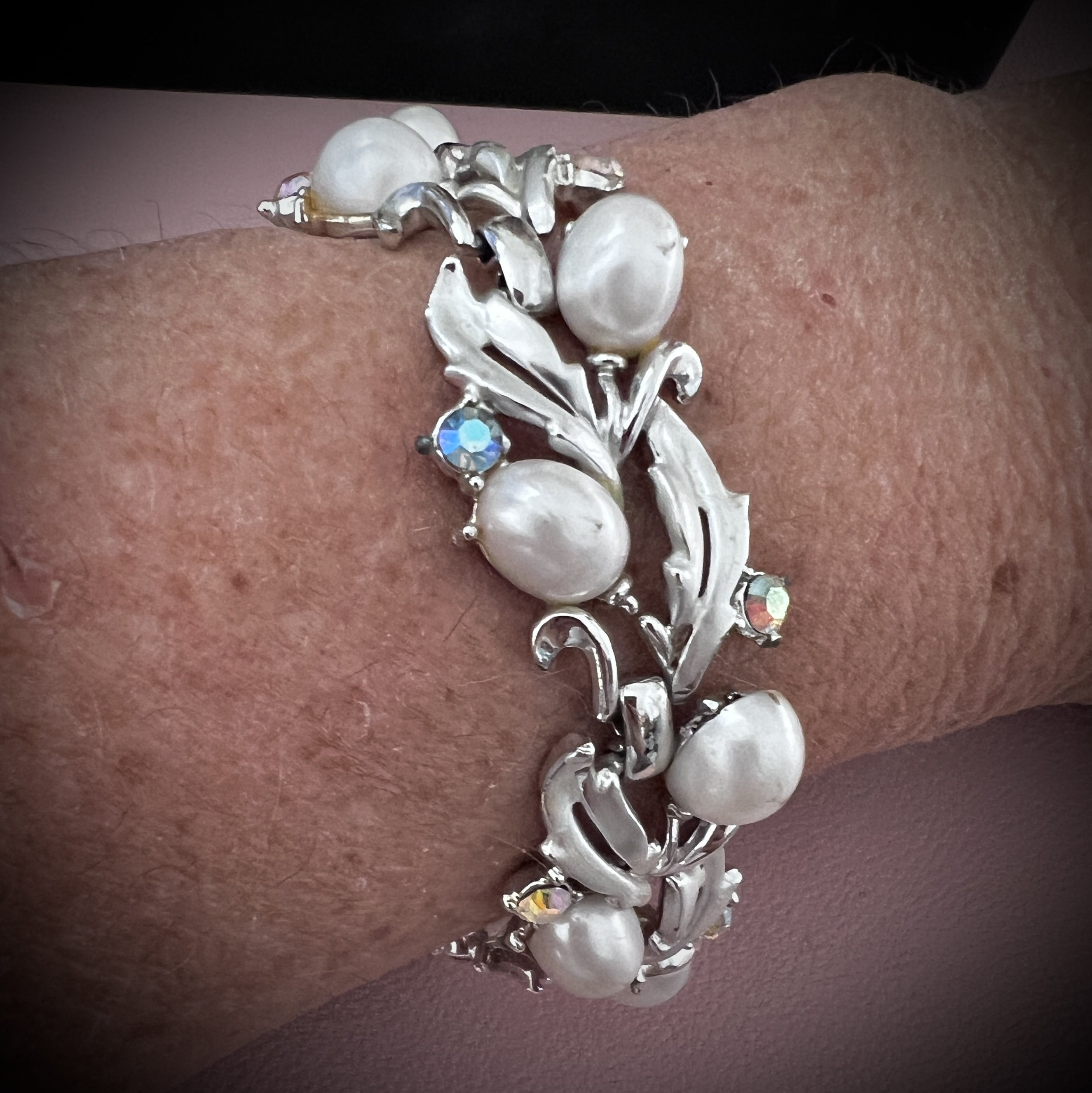 豊富な商品から 1950s'pearl×aurora RSleafXmas bracelet アクセサリー